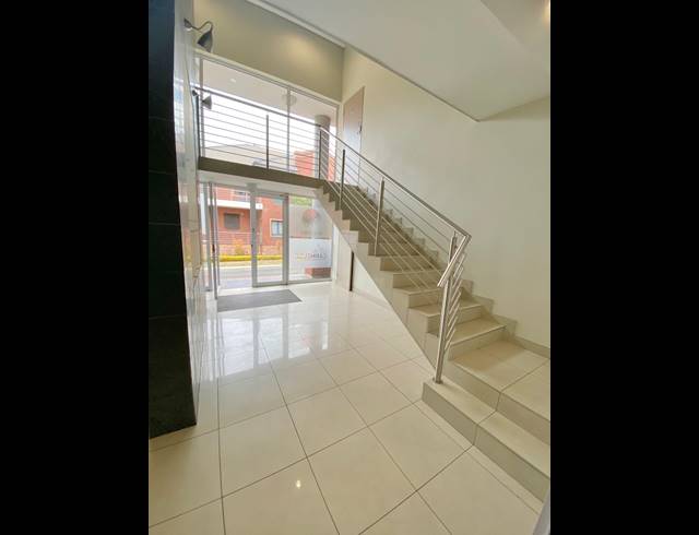 33M² BUILDING TO LET IN FOURWAYS
